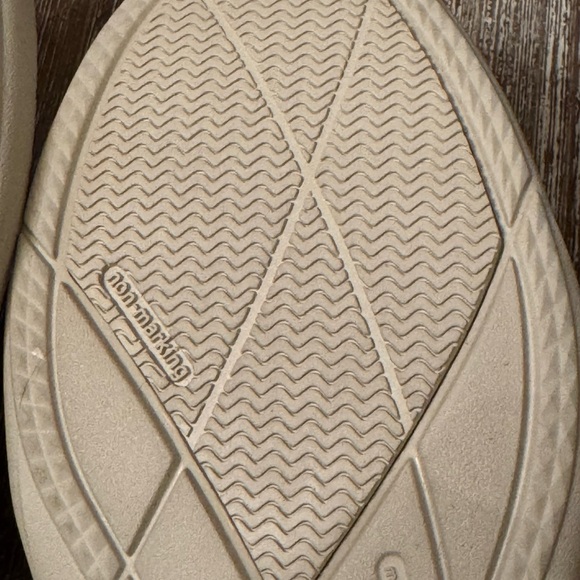 Brand New Women Crocs Walu Canvas Loafer Size 9 - Picture 7 of 11